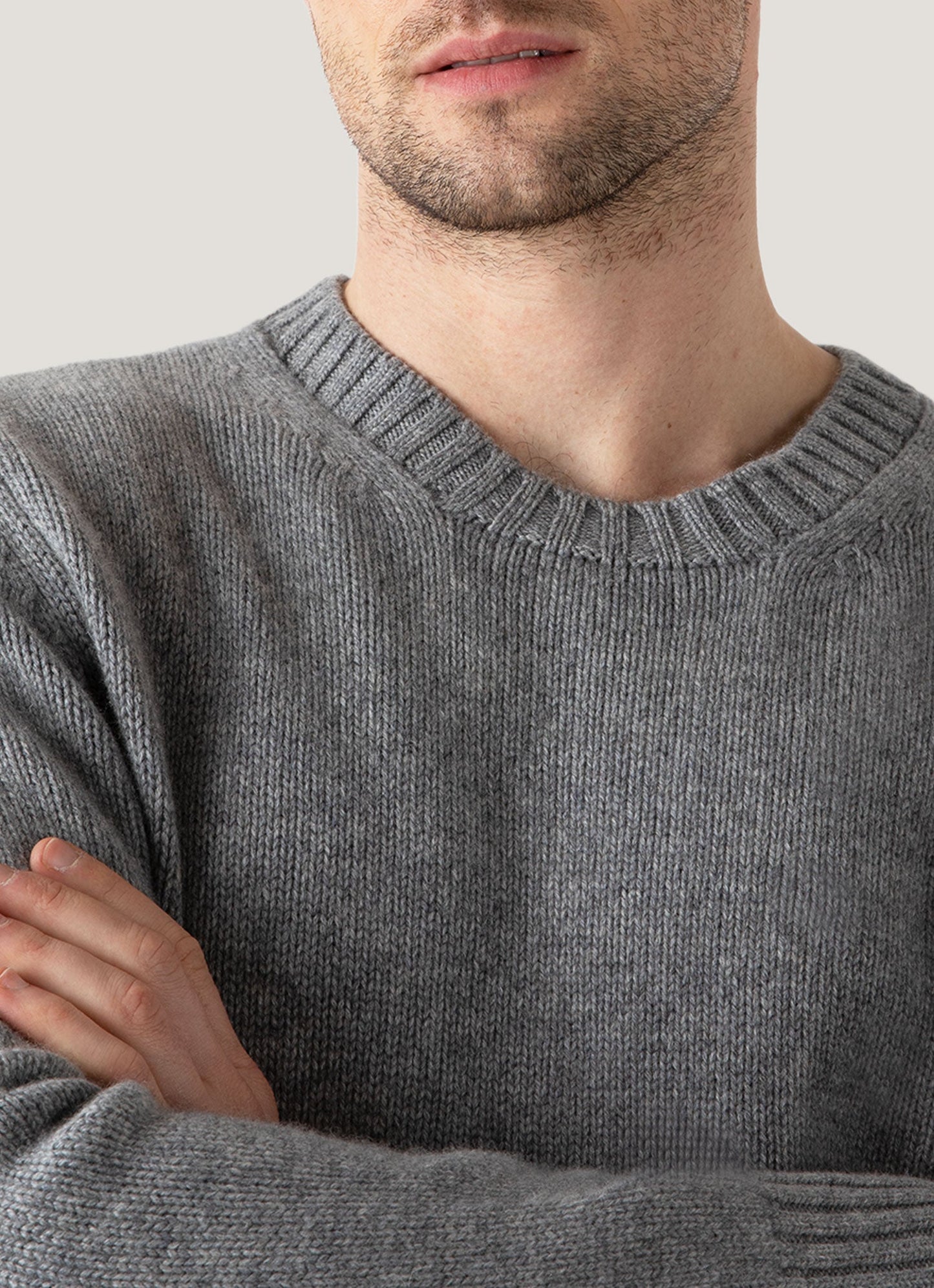 Mens Roxburgh Cashmere Jumper In Mid Grey Melange Mjum8217 Gyak