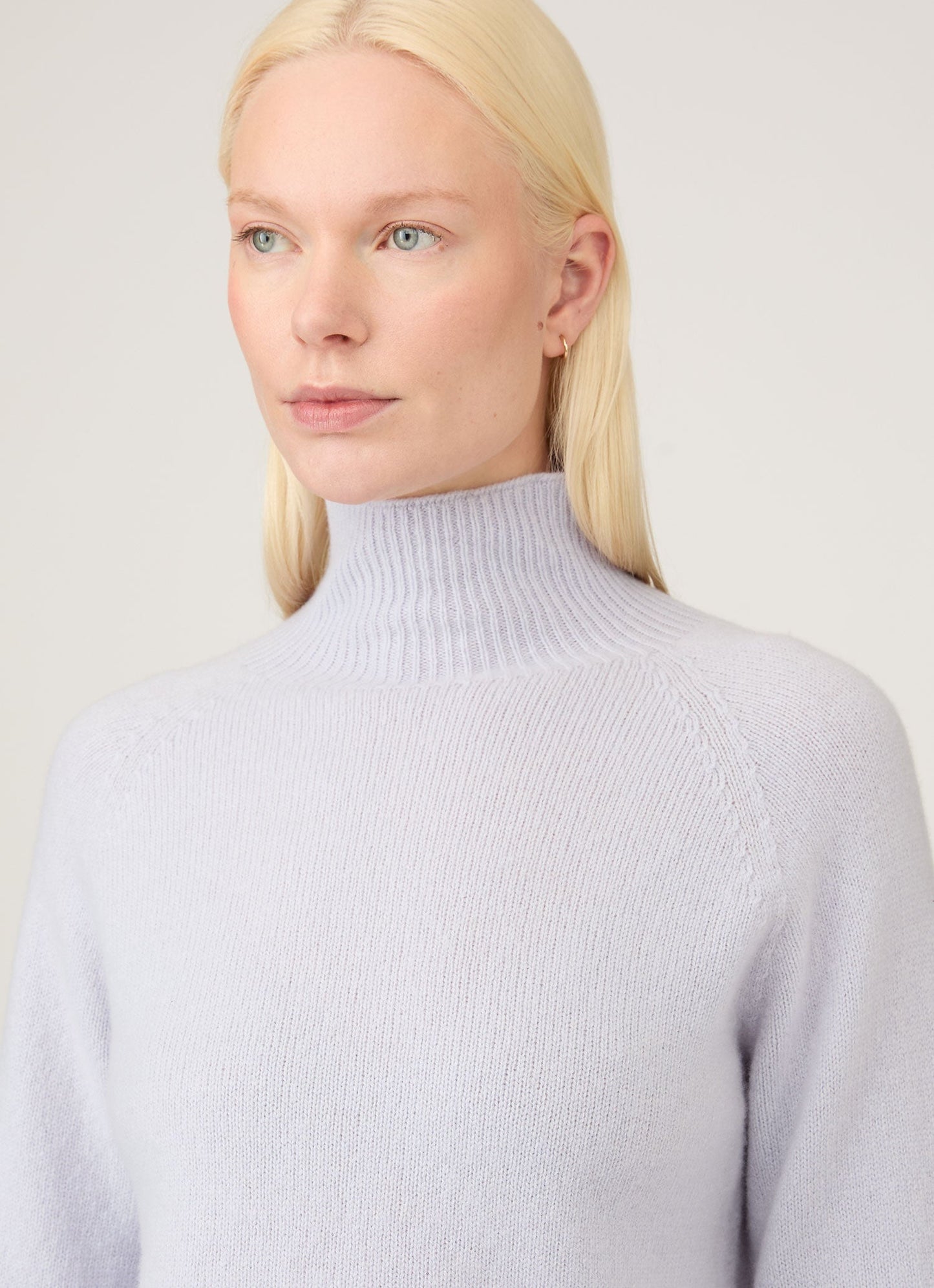 Womens Lambswool Funnel Neck Jumper In Ice Blue Wjum8052 Buge